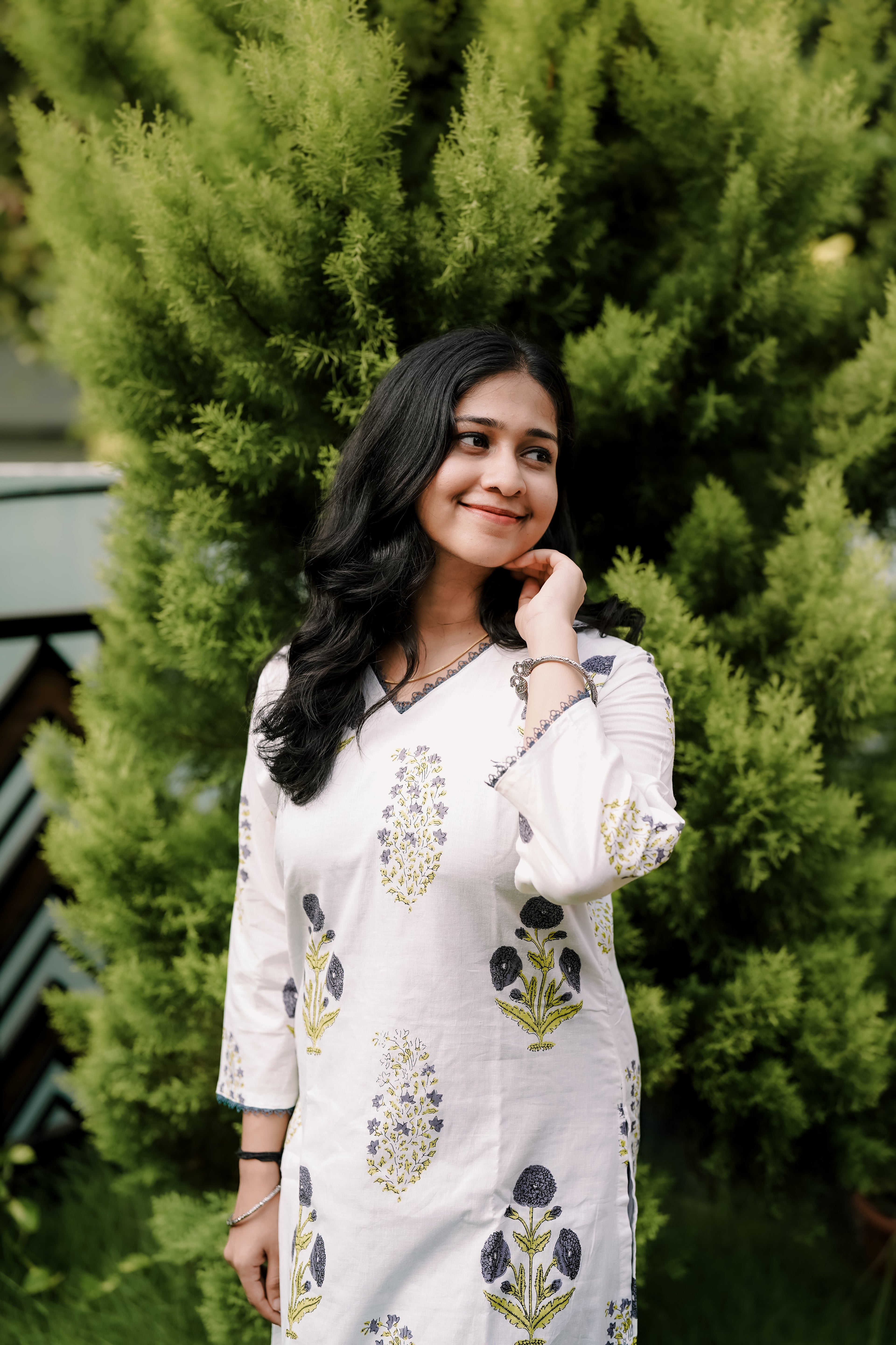 Your new favorite office-wear is here. There is a certain calmness to this grey and white ensemble. The straight-fit kurta paired with deep slate-grey pants offers a sleek, elongated silhouette that works for every body type. Pure cotton comfort at a very real price of ₹1299.