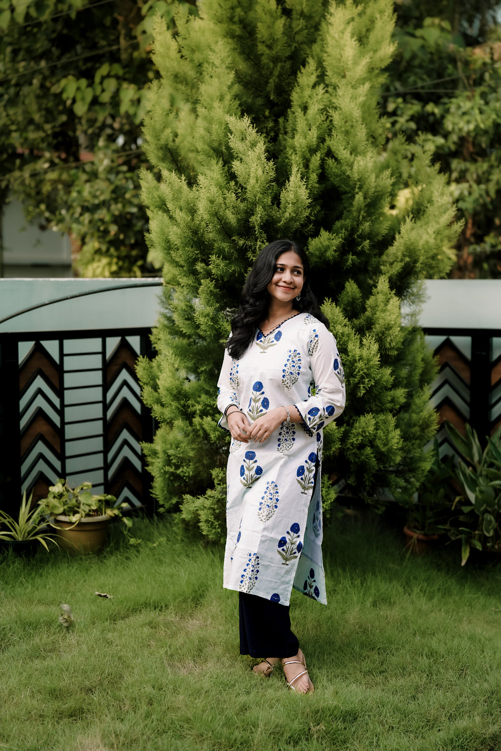 A love story that never goes out of style. 🌊 Whether you’re heading to the office or a casual family lunch, this set offers a polished look without the effort. Crafted for the modern Indian woman who loves her roots but lives for comfort.